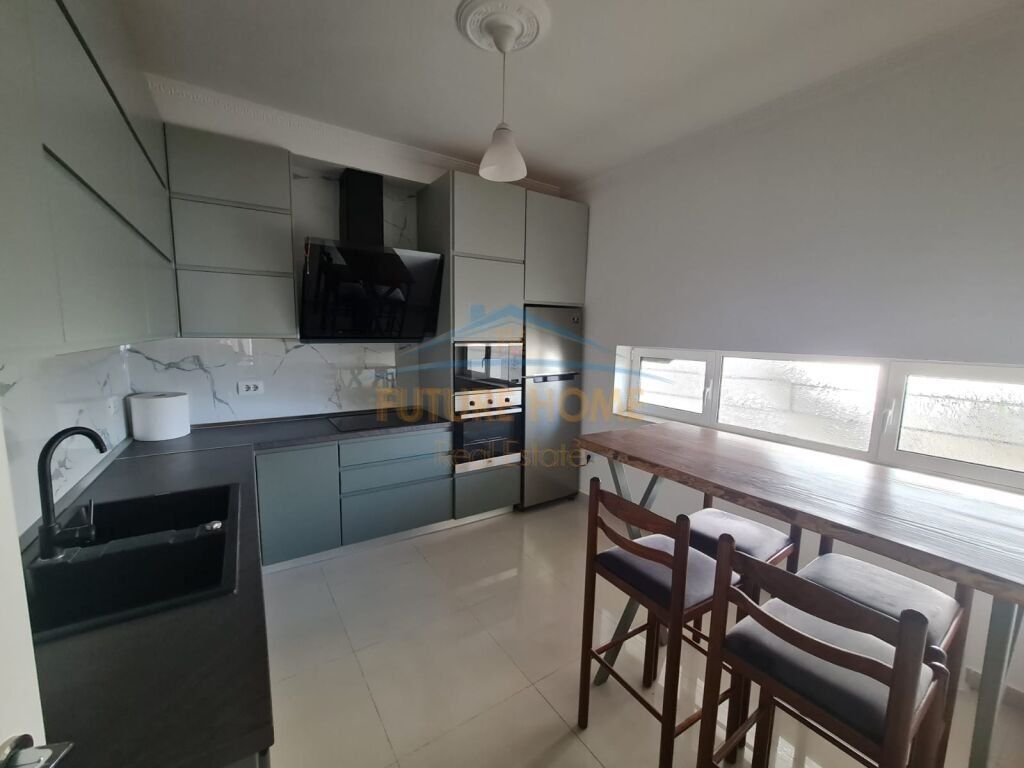 JAP ME QERA APARTAMENT 2+1+2 KOPESHTI BOTANIK