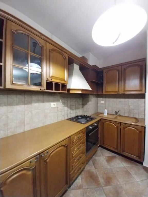 For rent 1+1 PARIS COMMUNE 500 thousand leke