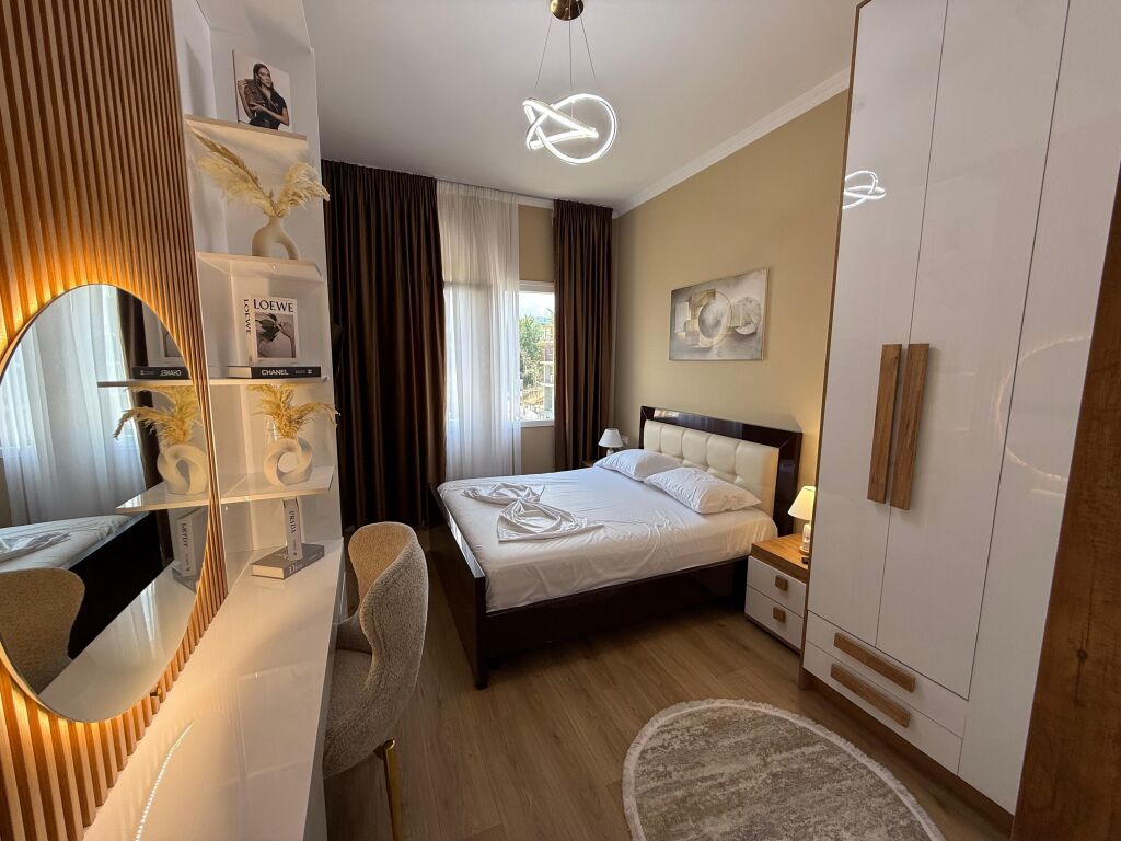 Jepet me qira super apartament 1+1 tek Kopshti Botanik