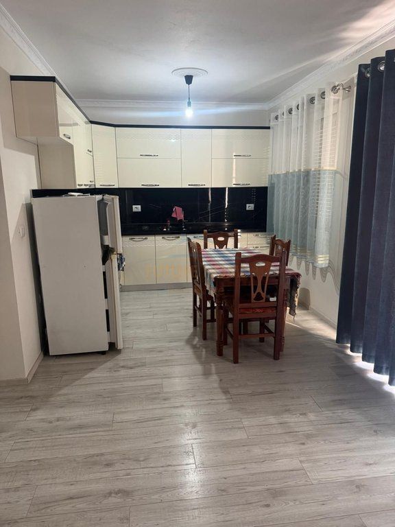Affitto, Appartamento 3+1+2, Via Thesari, Fresk