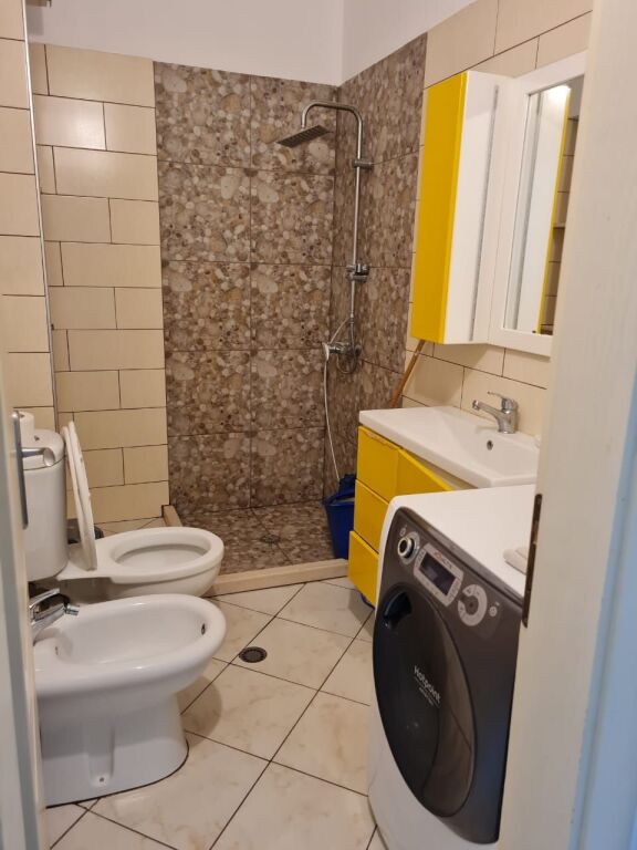 Tirane, affittasi appartamento 1+1+Balcone Piano 7, 60 m² 450 € (Via Loni Ligori, Palazzo AOS Costruzione)
