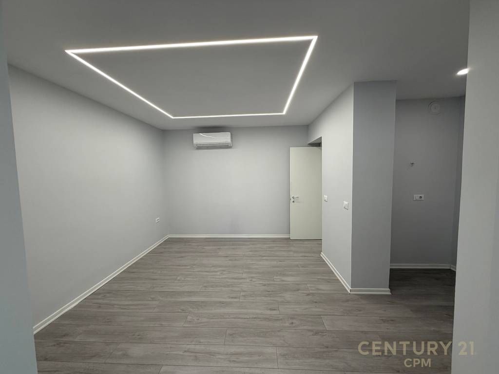 OFFICE FOR RENT AT THE INTERSECTION OF BARDHYL STREET!
