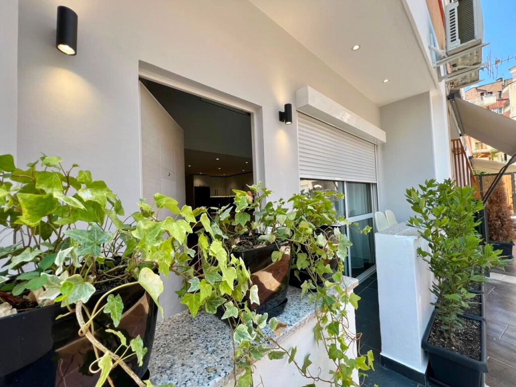Shitet Duplex Luksoz, Gati për Banim ose Airbnb, pranë Liqenit të Thatë