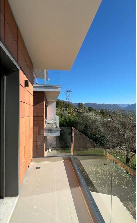 Villa su 3 piani in affitto nel complesso 'Olive Grove', Mullet, a 5 minuti da TEG
