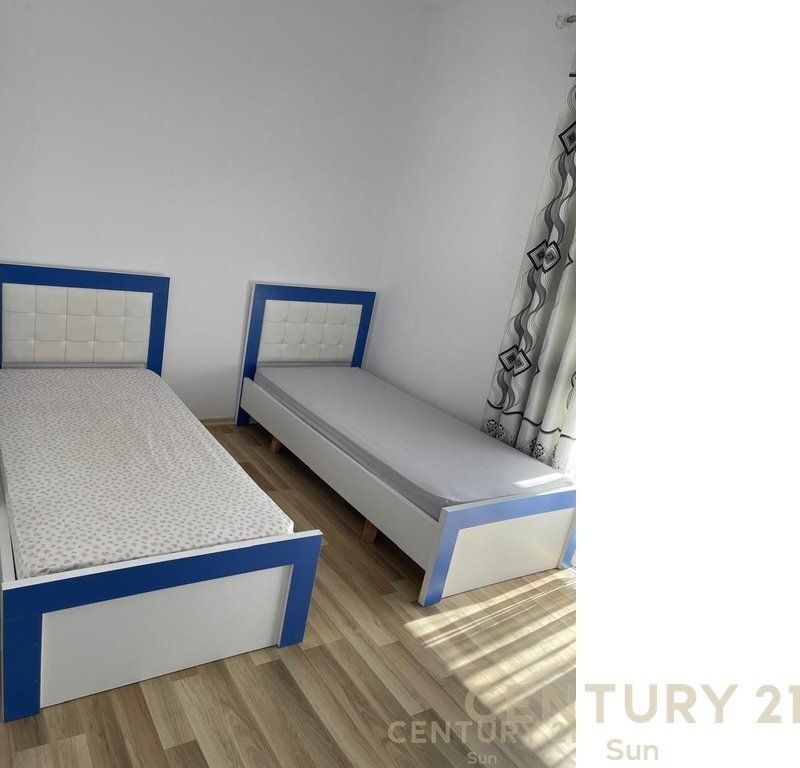 Shitet apartament 3+1+2 ne Kinostudio !