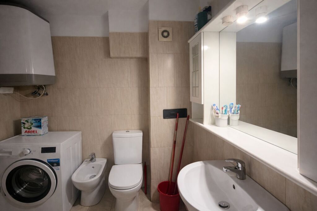 Apartament me qera 2+1+2 - 📍Ali Demi, prane Ted's Bar, rruga Idriz Dollaku- 500 mije leke