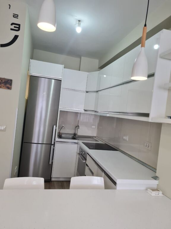 Tirane, affittasi appartamento 1+1+Balcone Piano 7, 60 m² 450 € (Via Loni Ligori, Palazzo AOS Costruzione)
