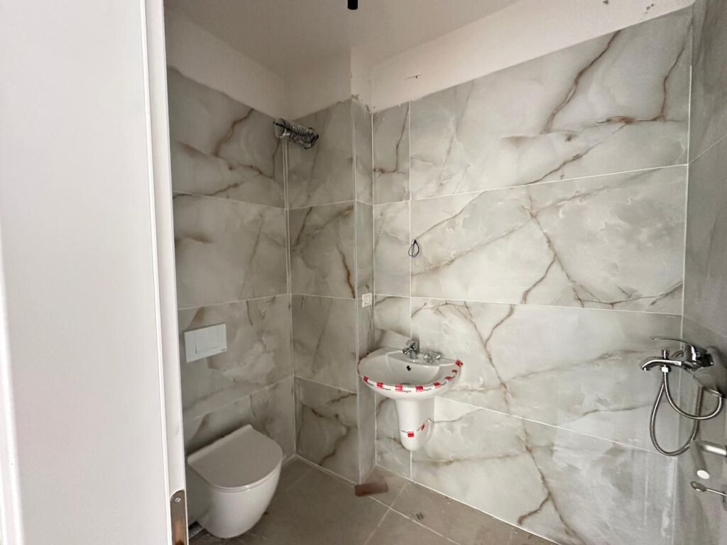 Apartament per shitje ne Yzberisht