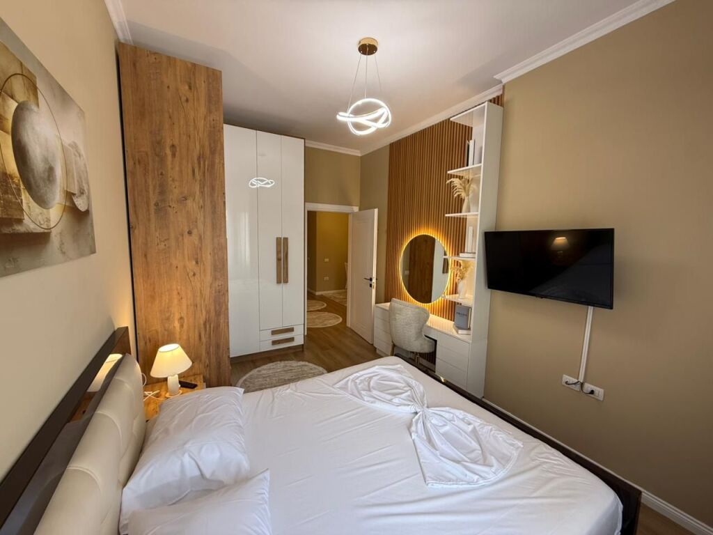 📣 AFFITTO SUPER Appartamento 1+1 con Parcheggio 📍 Giardino Botanico, Vicino alla Moschea ✨ 💶 Prezzo 75.000 Leke/Mese