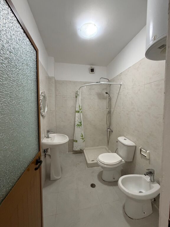 Apartament 2+1- Me qera- Rruga e Kavajes
