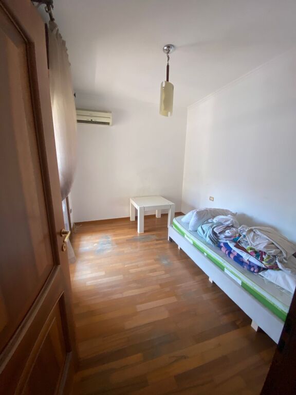 Rent | Apartament 3 + 1 | Komuna e Parisit | 1100 €/month