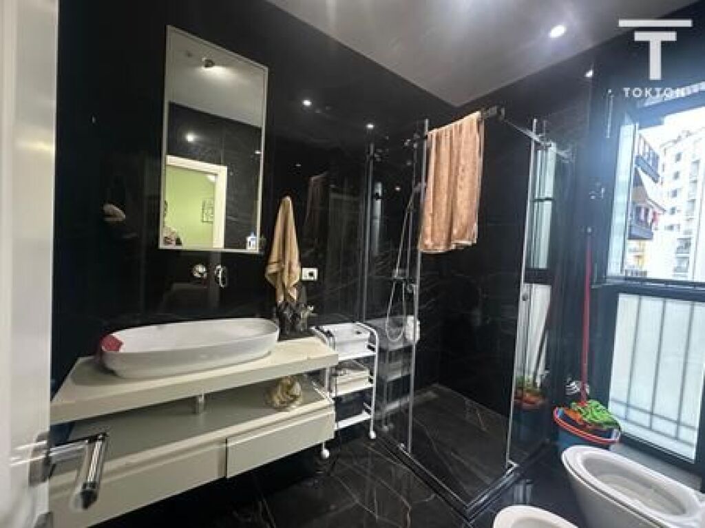 SHITET, APARTAMENT 3+1+2, RRUGA E KOSOVARËVE, TIRANË