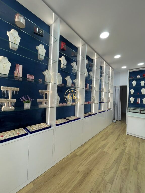 🏢✨ SHITET AKTIVITET BIZNESI – (Bizhuteri Argjendi 925), Rruge kryesore prane Flagship Center Durres