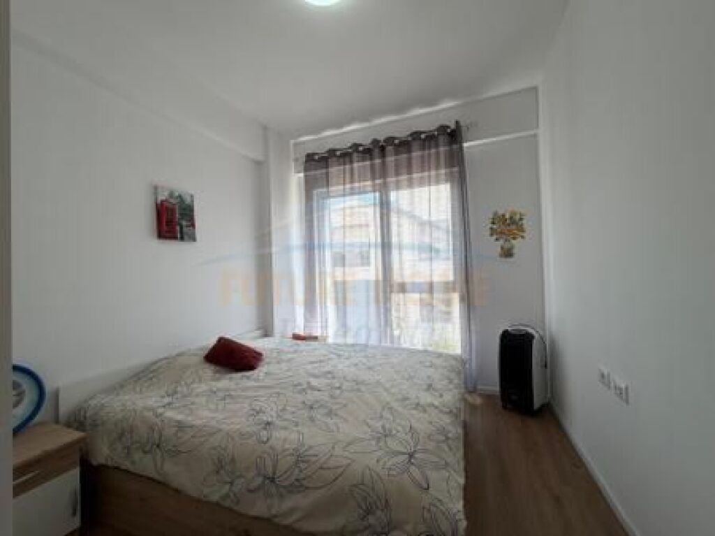 Shitet, Apartament 1+1+Post Parkimi, Rezidenca OxA, Tiranë.