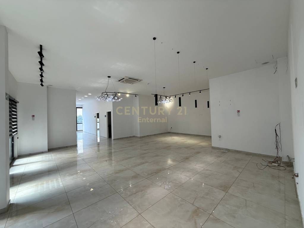 Commercial Unit for Rent at Pharmacy 10