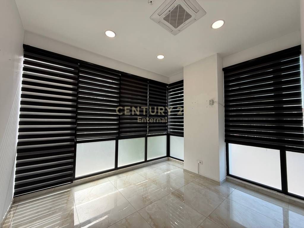 Commercial Unit for Rent at Pharmacy 10