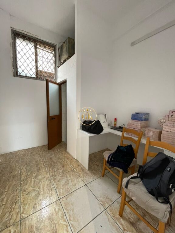 🏢✨ SHITET AKTIVITET BIZNESI – (Bizhuteri Argjendi 925), Rruge kryesore prane Flagship Center Durres