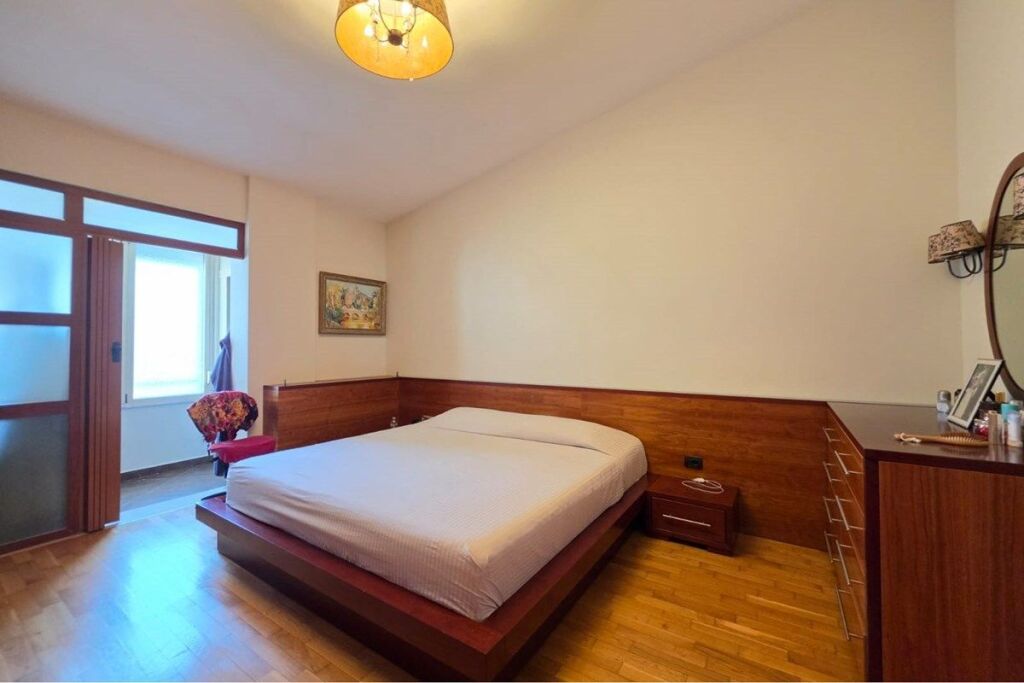 Penthouse with veranda for sale in Kodra e Diellit