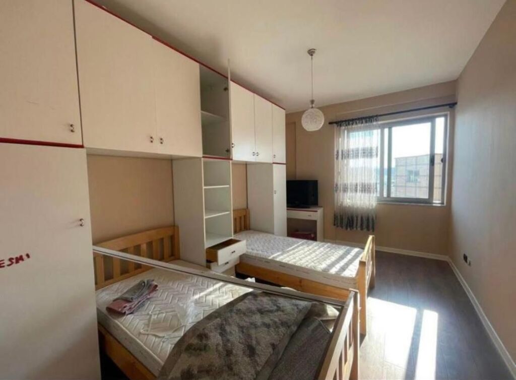Rent | Apartament 2 + 1 afer Rrethit | Astir | 500 €/month