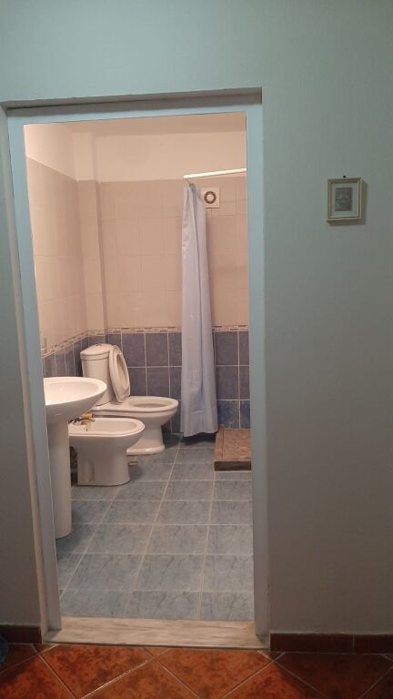 APARTAMENT ME QERA - Rruga Elbasanit - 550 Euro