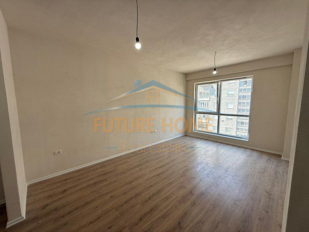 SHITET APARTAMENT 3+1+DEPO TEK KOMUNA PARISIT