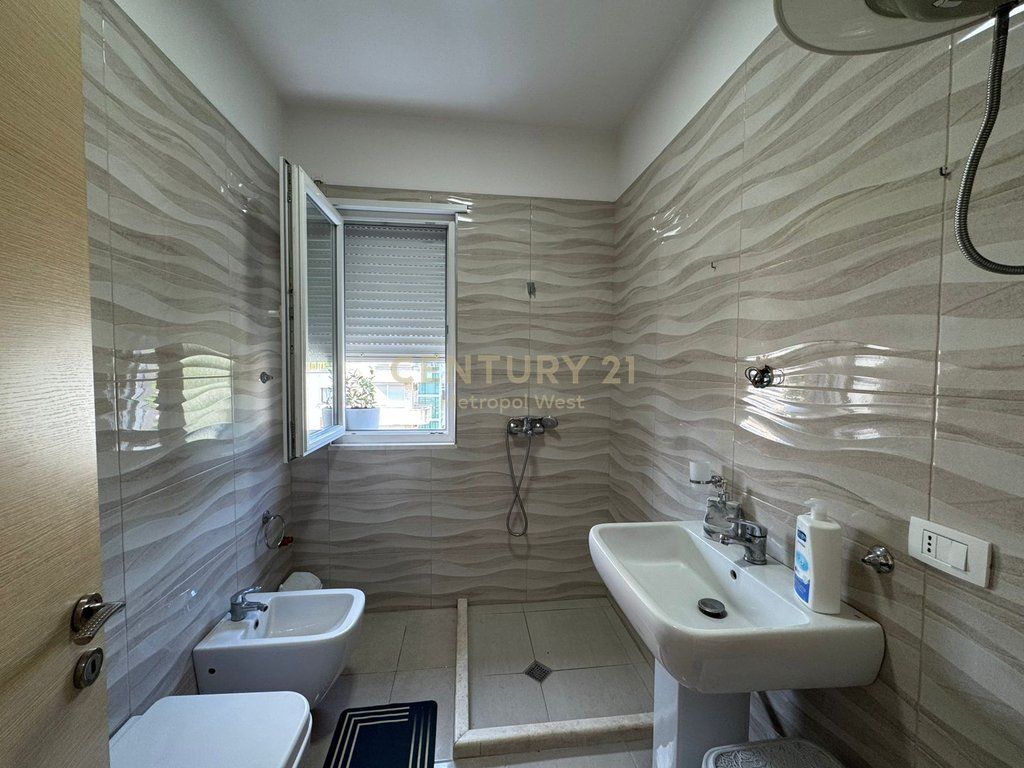 Ristorante Durazzo, appartamento 2+1+2 in affitto 600 € /Mese