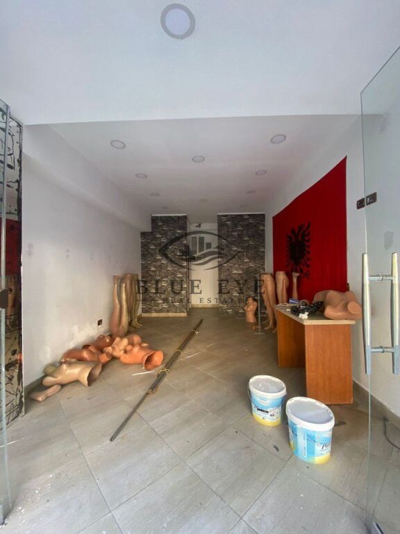 FOR RENT: Commercial Space 35 m²