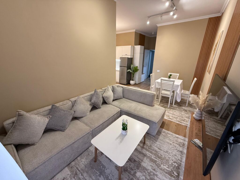 Jepet me qira super apartament 1+1 tek Kopshti Botanik
