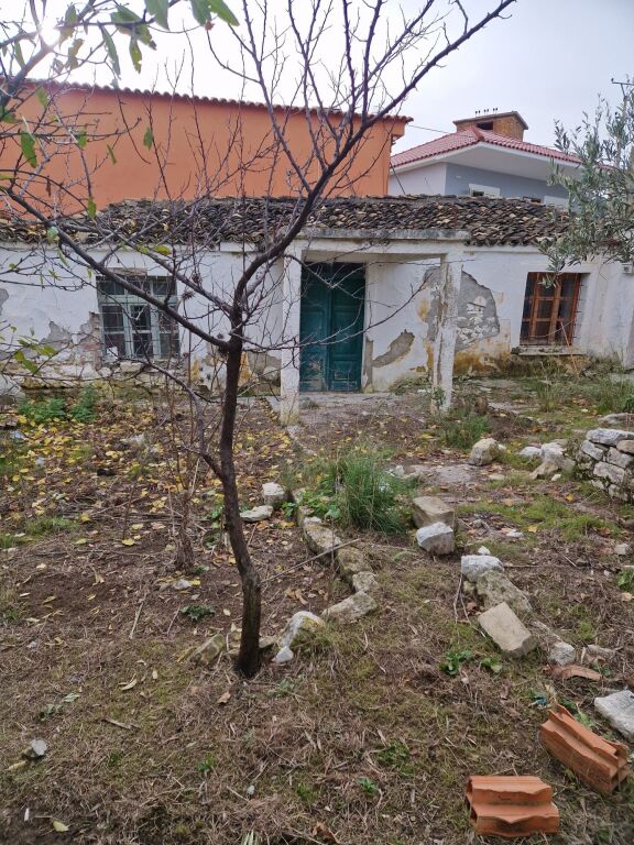 Land + Old house Kanine Village