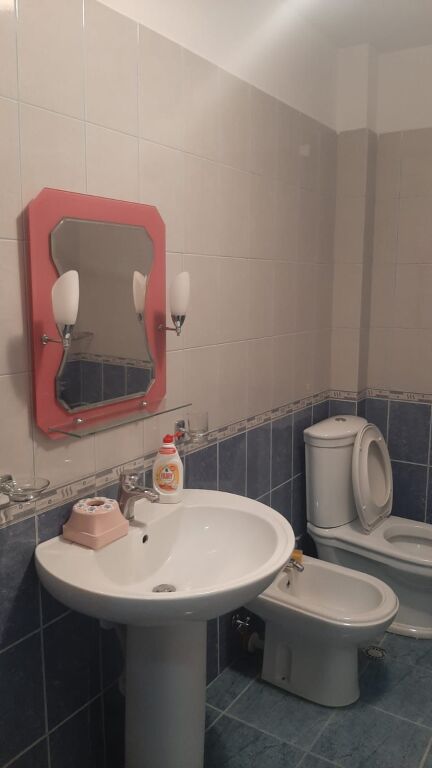 APARTAMENT ME QERA - Rruga Elbasanit - 550 Euro