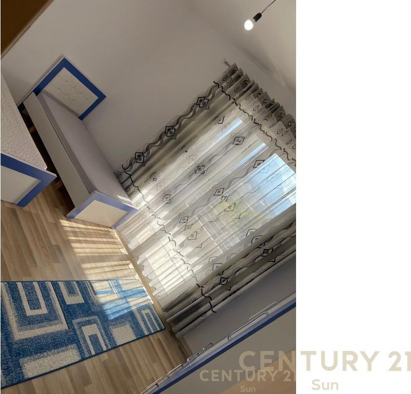 Shitet apartament 3+1+2 ne Kinostudio !