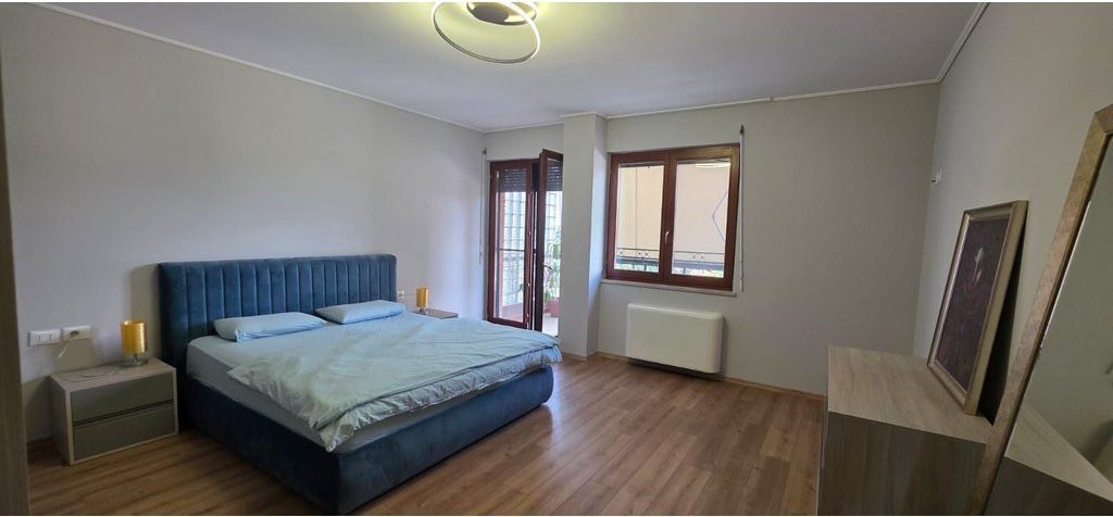 Apartament 2+1+2 me qira me pamje nga Air Albania, Garda