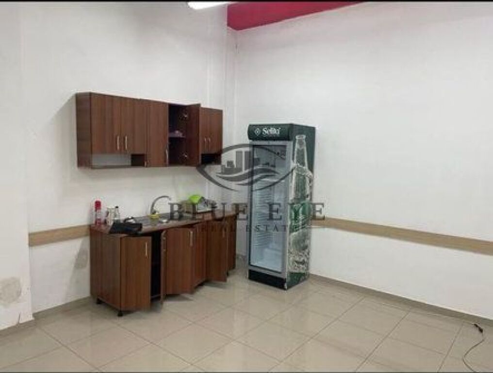 Business premises for rent !