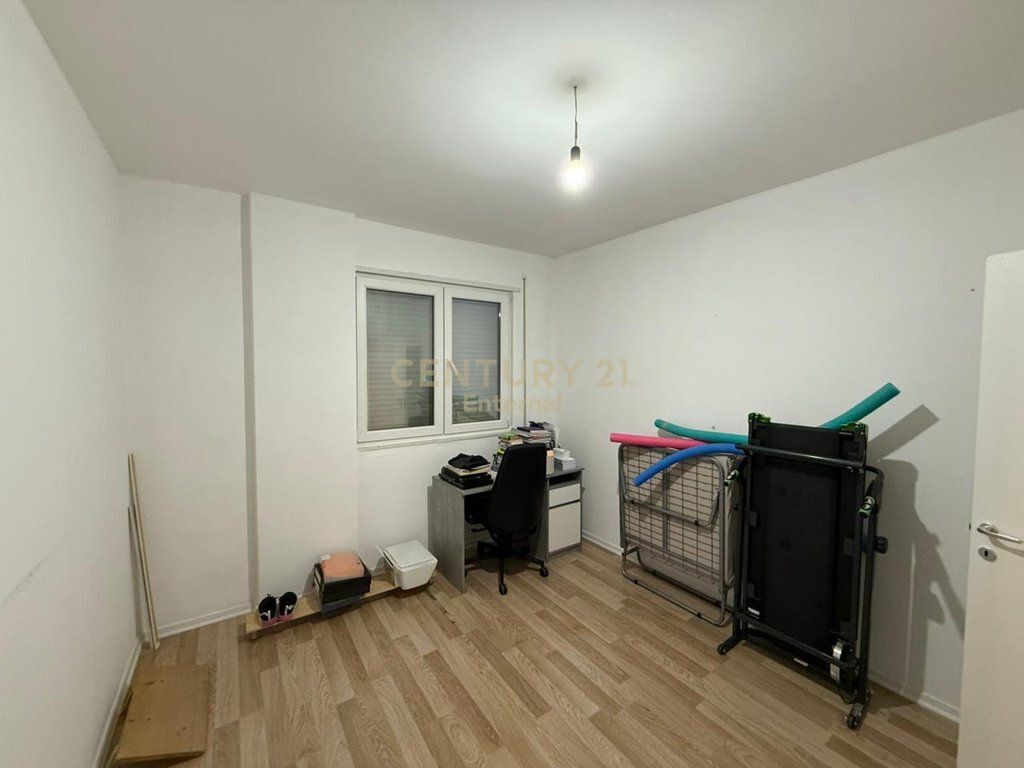 Apartment 2+1+2 for Office at United School