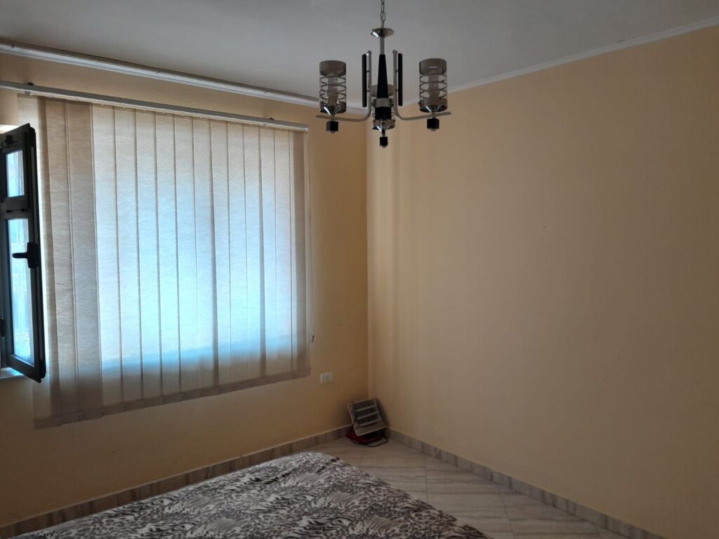 Rent | Ambjent Biznesi | Rruga Bardhyl | 470 €/month