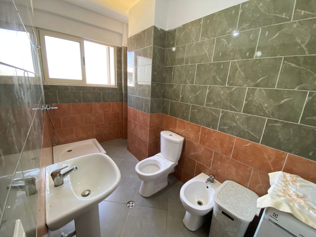 Appartamento 2+1 in affitto a Shkozë – 110 m² – 38.000 Lek/mese .