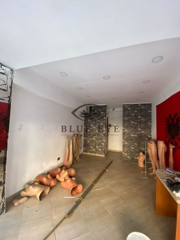FOR RENT: Commercial Space 35 m²