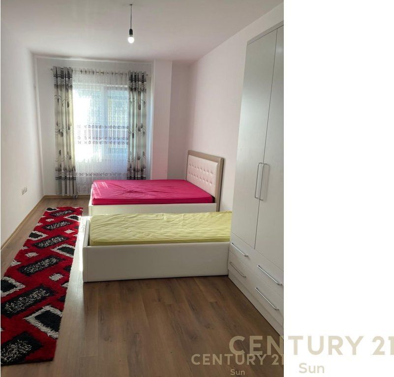 Shitet apartament 3+1+2 ne Kinostudio !