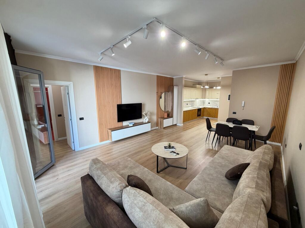 🏡 Apartment 1+1 for rent with parking 📍 Kosovarëve Street, Tirana  📐 Area: 90 m² 🏢 2nd floor, in a building with elevator 🌞 With balcony 🚗 Parking included in the price  💶 Price: 950€/month with parking included in the price