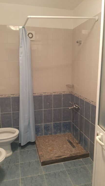 APARTAMENT ME QERA - Rruga Elbasanit - 550 Euro