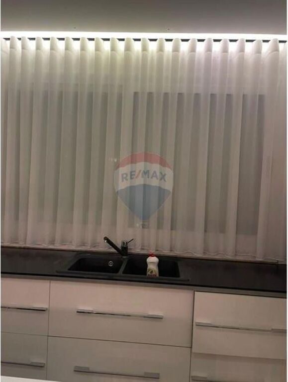 Condo/Apartment - For Rent/Lease - Komuna e Parisit, Tiranë