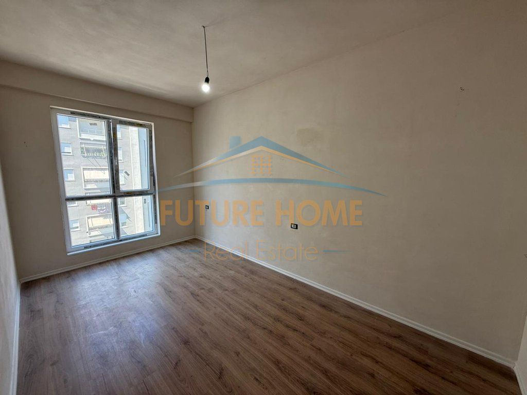 SHITET APARTAMENT 3+1+DEPO TEK KOMUNA PARISIT