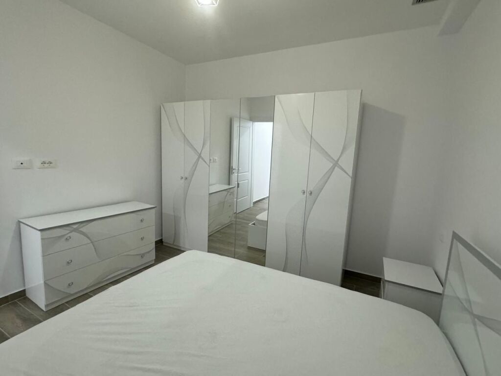 Apartament 1+1 per qera Tek Vilat Gjermane !