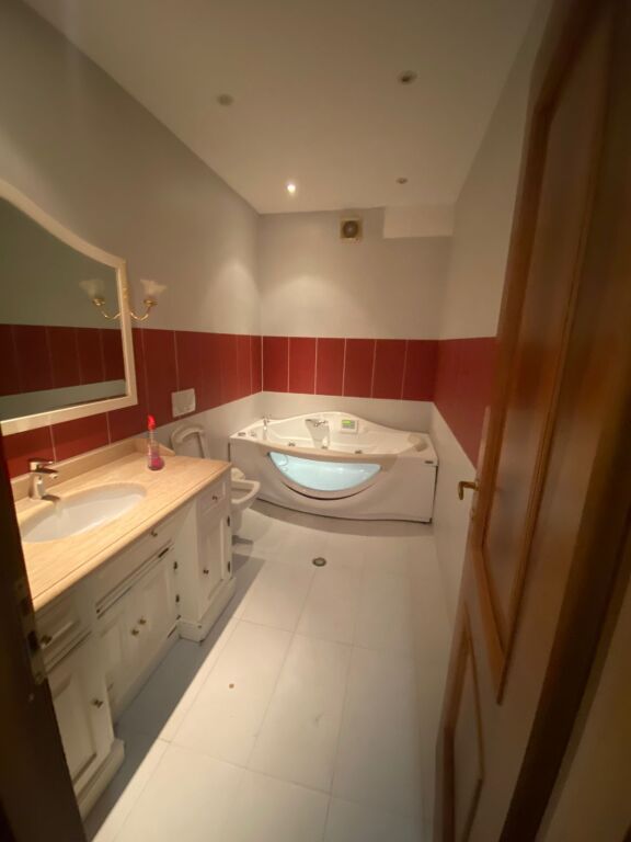 Rent | Apartament 3 + 1 | Komuna e Parisit | 1100 €/month