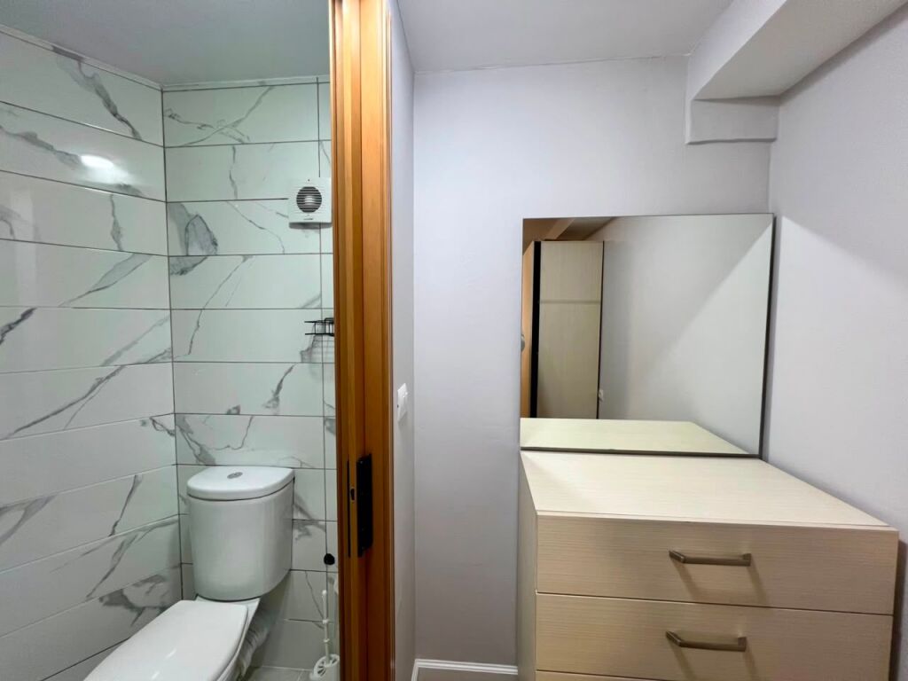 Shitet Duplex Luksoz, Gati për Banim ose Airbnb, pranë Liqenit të Thatë