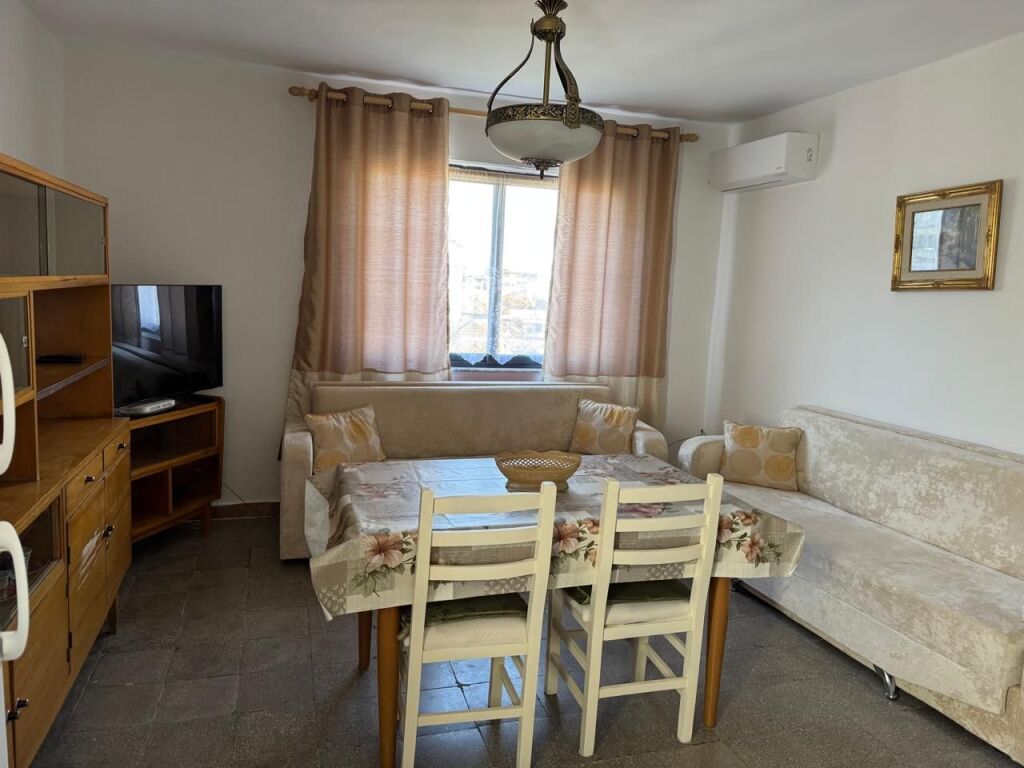 JEPET ME QERA APARTAMENT NE BRRYL, TEK KRYQEZIMI, 500 EURO