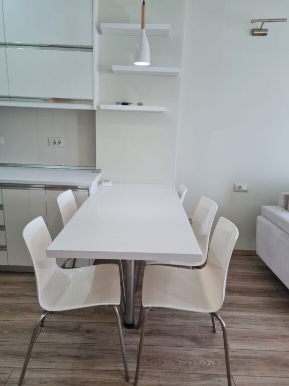 Tirane, affittasi appartamento 1+1+Balcone Piano 7, 60 m² 450 € (Via Loni Ligori, Palazzo AOS Costruzione)
