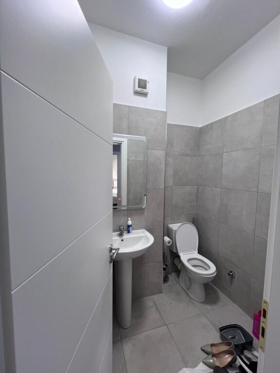 Appartamento 2+1+2+ Posto Auto In Affitto, 📍Xhamllik
