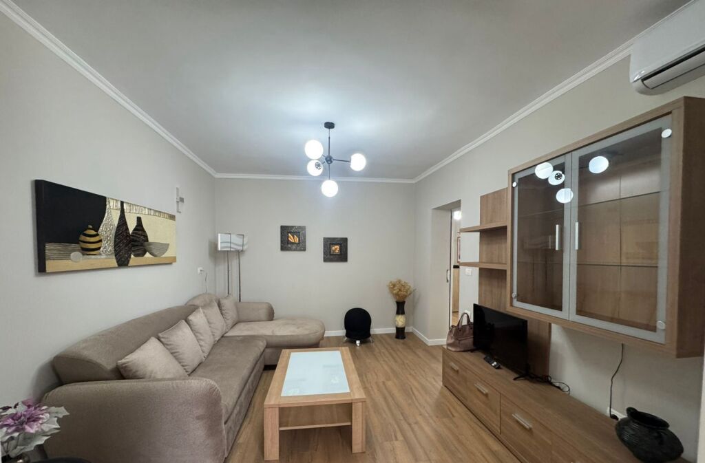 Qera | Apartament 2 + 1 | Blloku | 800 €/muaj