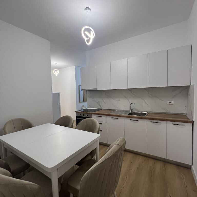 Appartamento 1+1 in Affitto Rr Kavajes 70.000all/mese